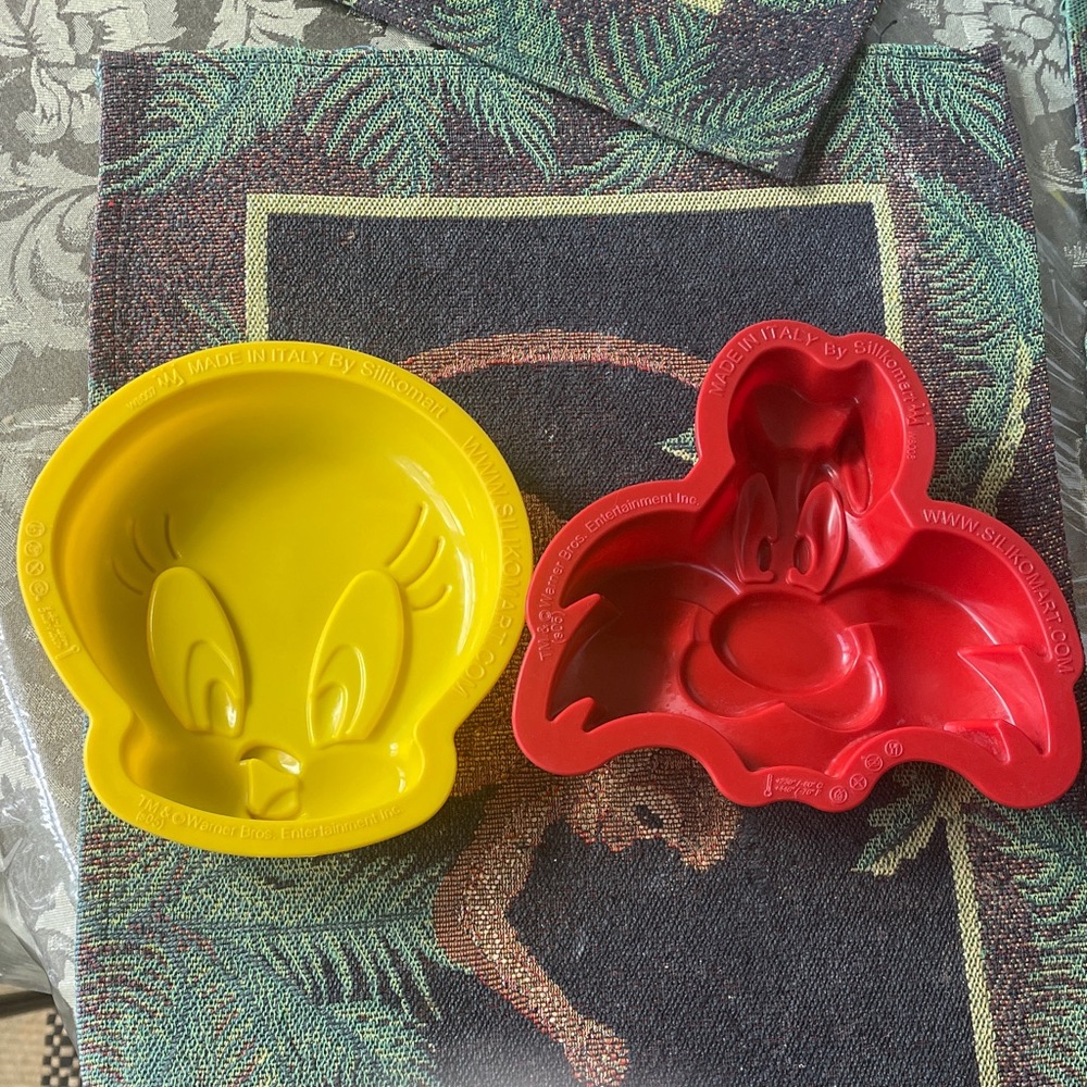 Tweety and Silvester Cartoon Character cake molds
